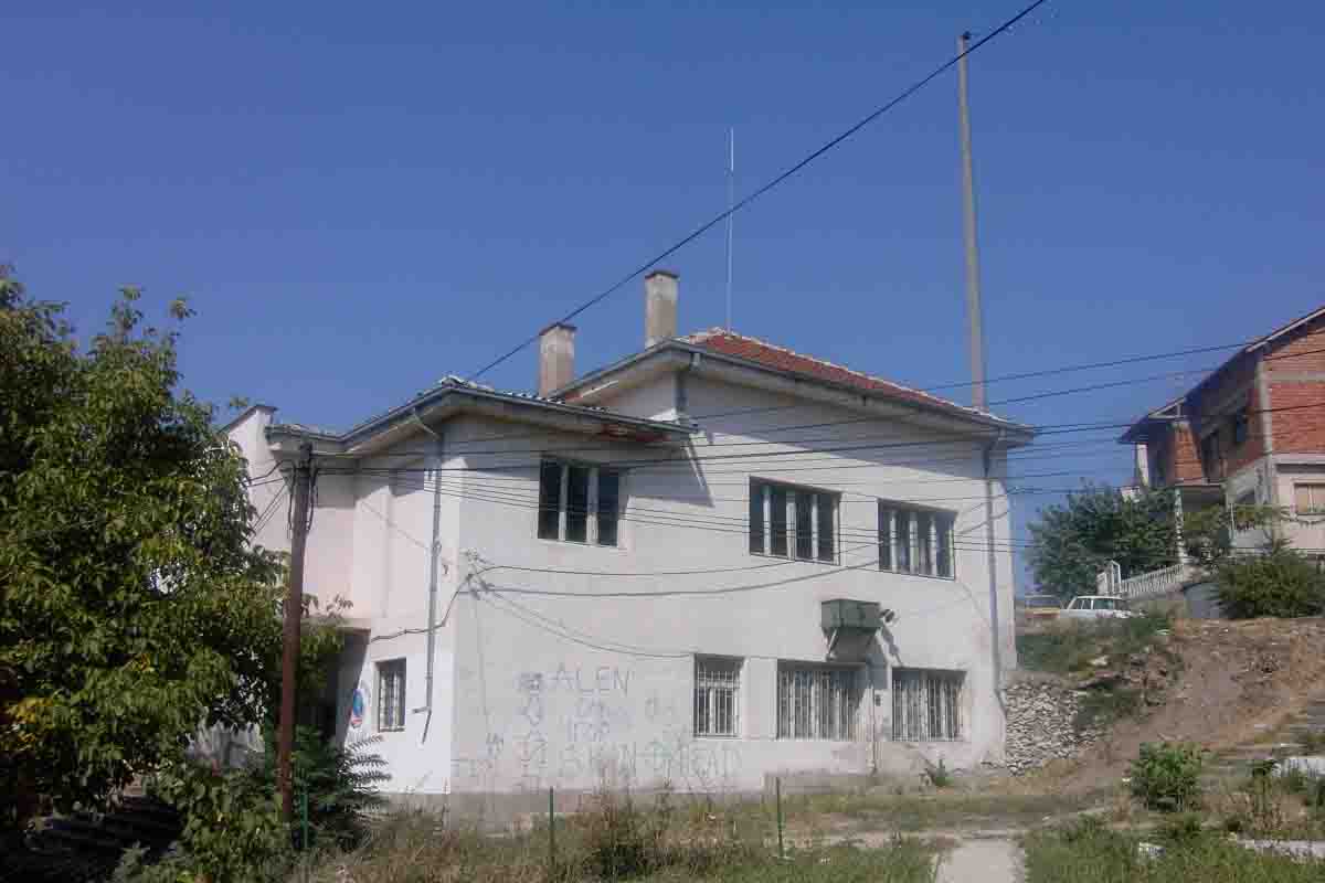 Radio Kocani - zgrada na Loven dom.jpg